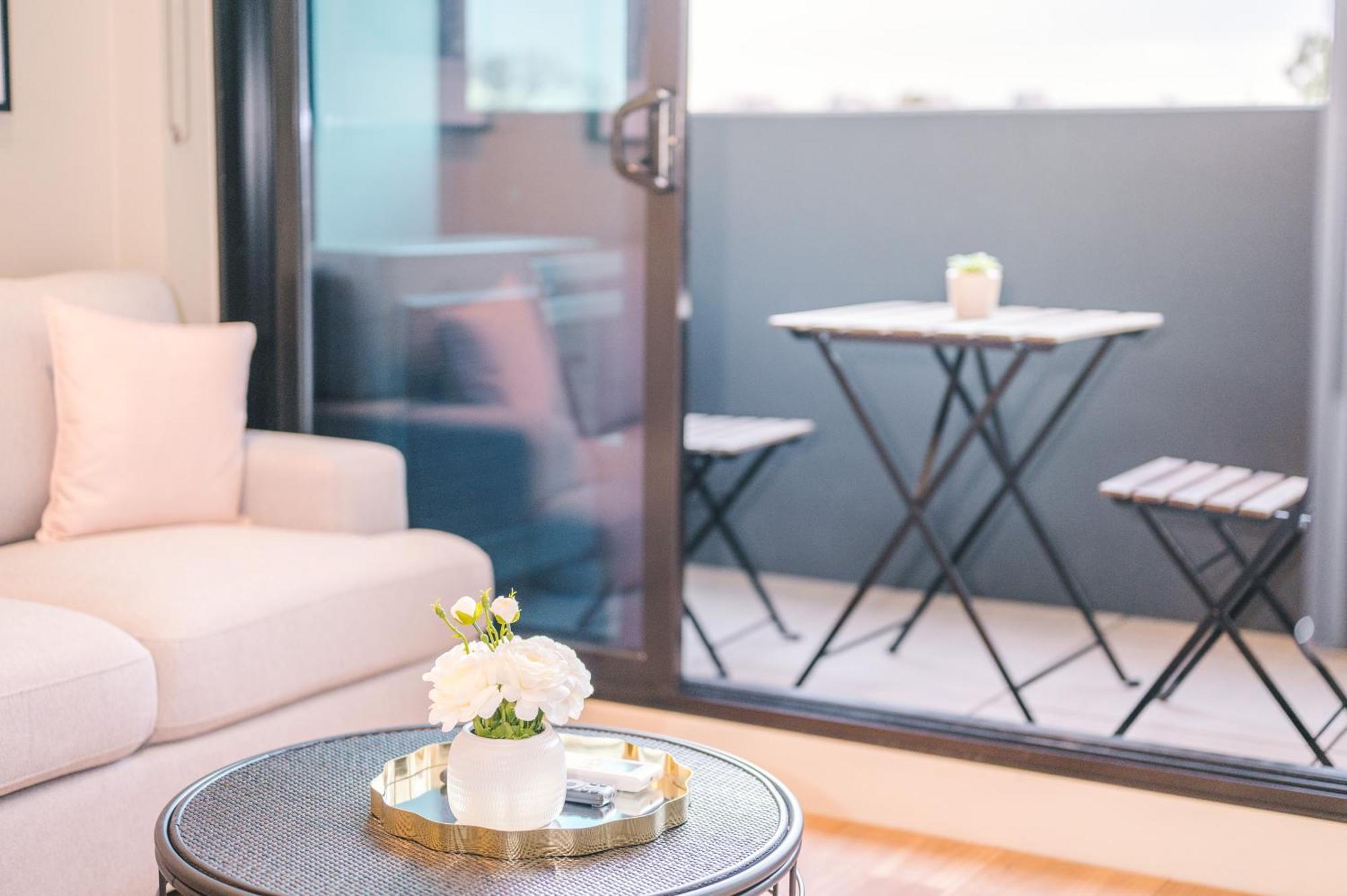 Molly'S Little Apartments Melbourne Exterior photo